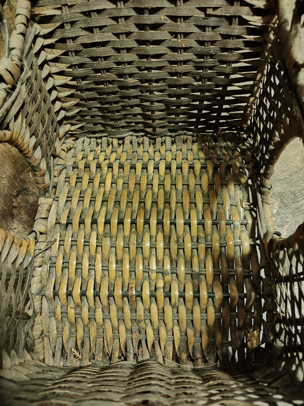 Source Unknown Wicker Hanging Basket with Green Metal Frame